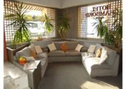 فندق Chambord مينتون